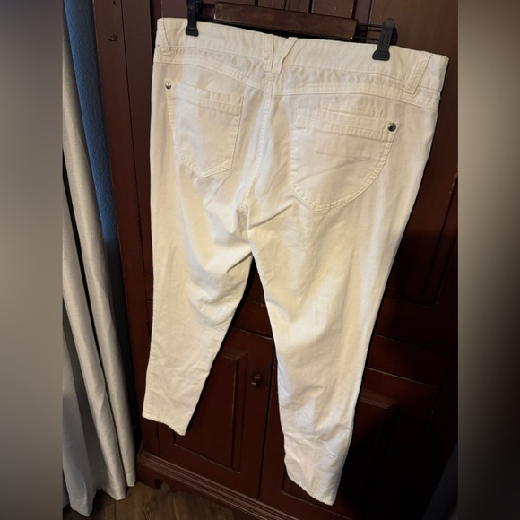 Size 16 Componix by Jolt Corduroy-Like WhitePants - Picture 4 of 10